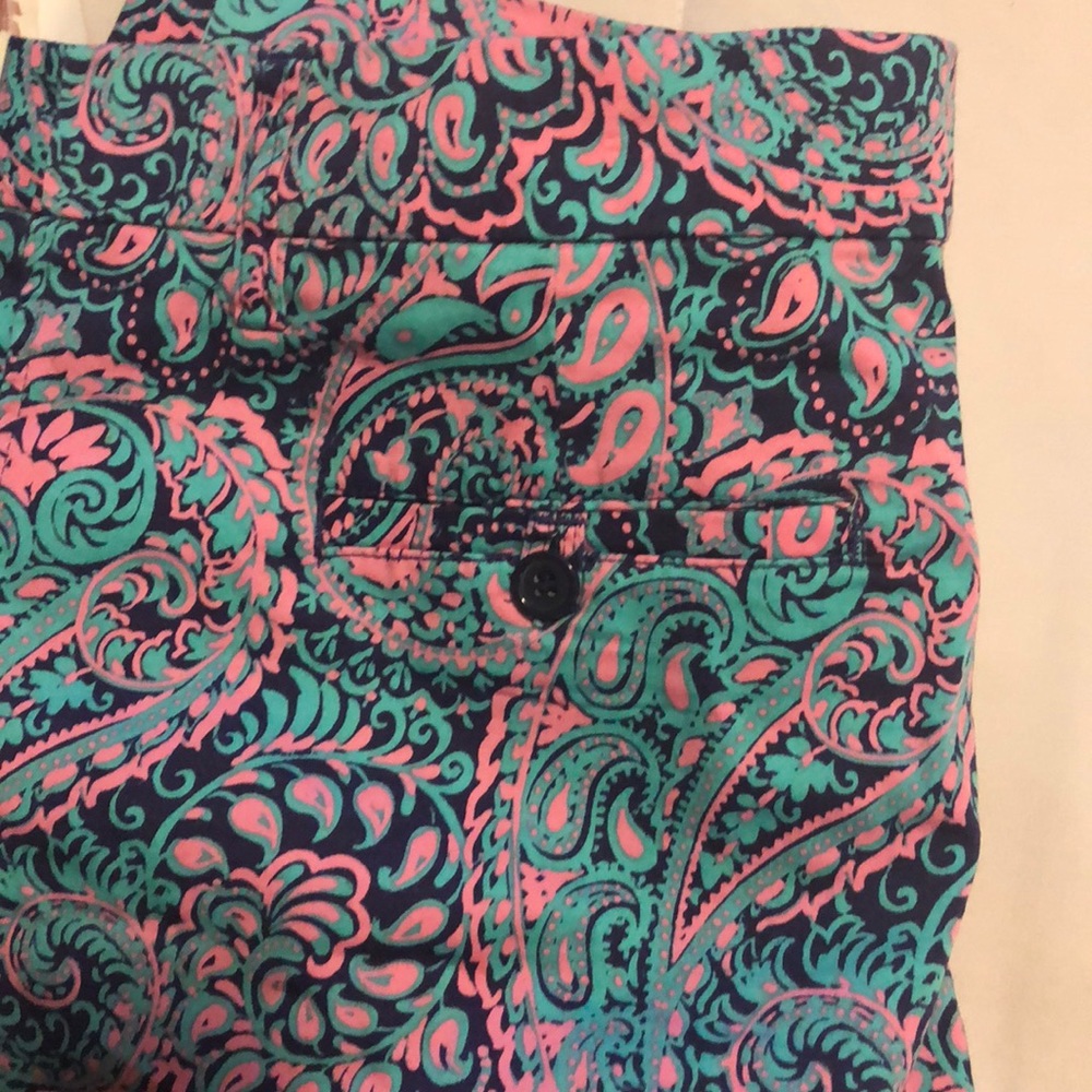 Shorts - Picture 3 of 3
